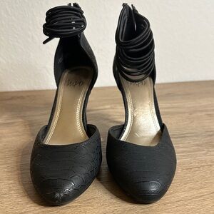 Black Textured Women's Heels